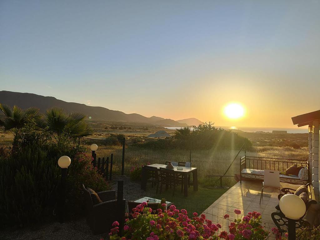 Bungalows & Estudios Los Escullos Almeria Ngoại thất bức ảnh